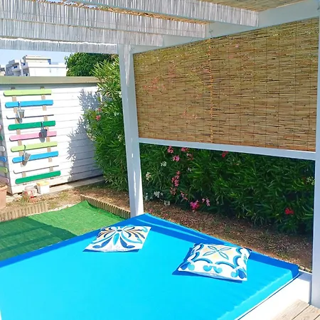 Casa Torre Di Specchio Con Piscina Бари