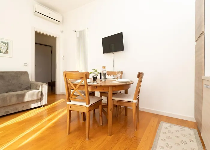 Casa Torre Di Specchio Con Piscina בארי